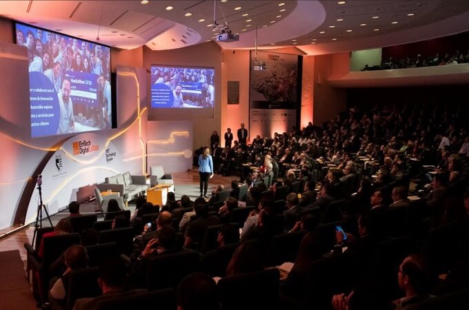 WITHOUT FEAR, ARTIFICIAL INTELLIGENCE RAISES HUMAN PRODUCTIVITY